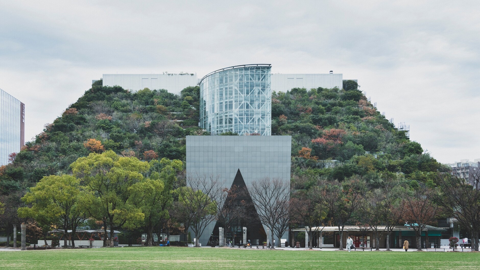 Photo of the "Step Garden" of ACROS Fukuoka