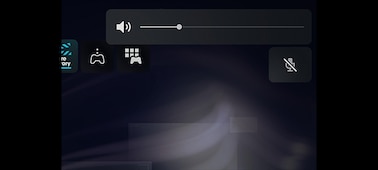 “Screenshot of game settings in the PS5™ Control Center showing volume level and controller status"