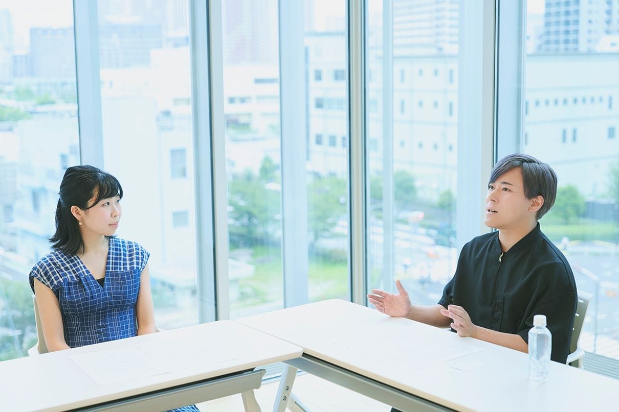 荒木奏美と横山克のツーショット